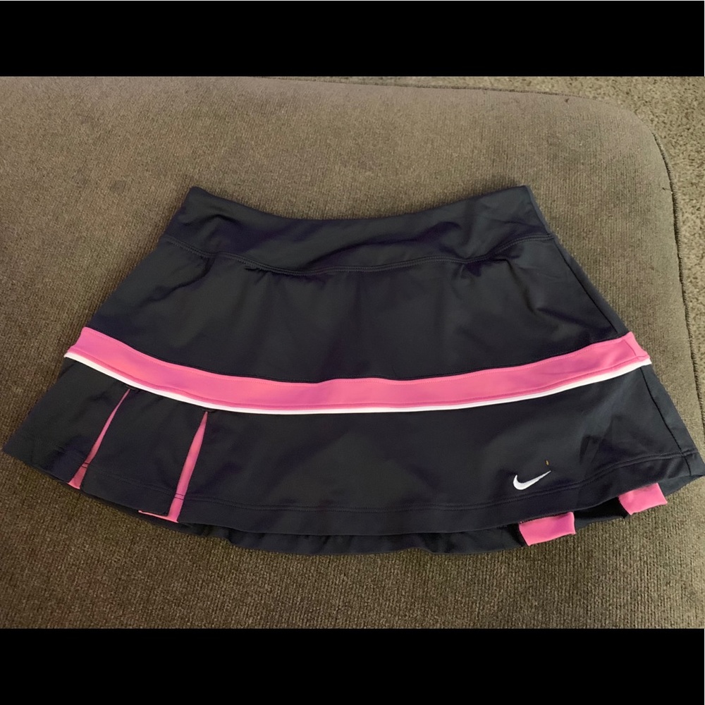 EUC Nike Dri-Fit women’s skort sz S